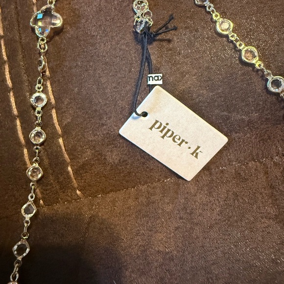 Piper K Elegant Gold and Crystal Necklace - Picture 6 of 9